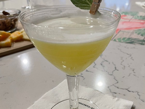 Trendy Cocktails: Pineapple Sage&nbsp;Gimlet
